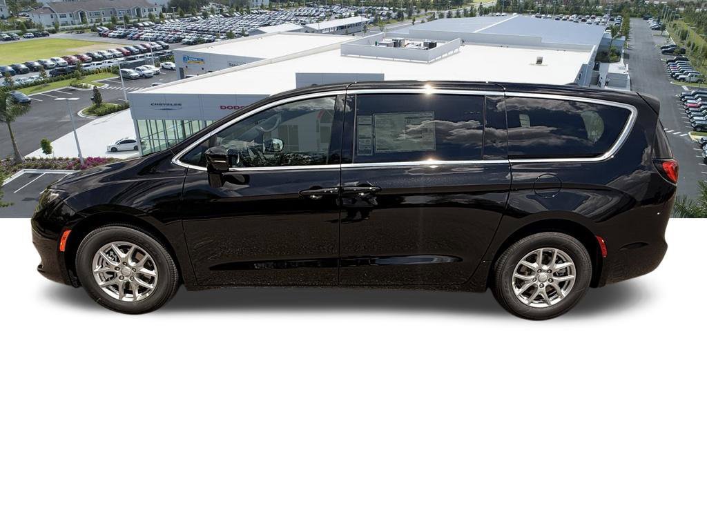 New 2027 Chrysler Pacifica LX FWD image 8