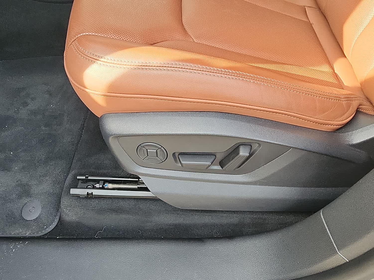 Certified 2025 Audi Q8 Premium Plus AWD/4WD image 10