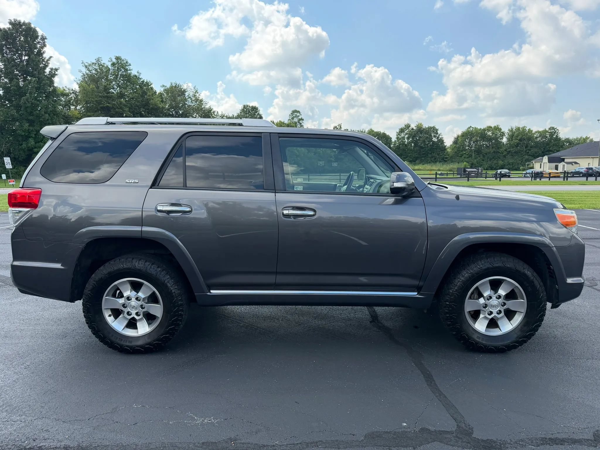Used 2012 Toyota 4Runner SR5 w/ Convenience Pkg AWD/4WD image 7