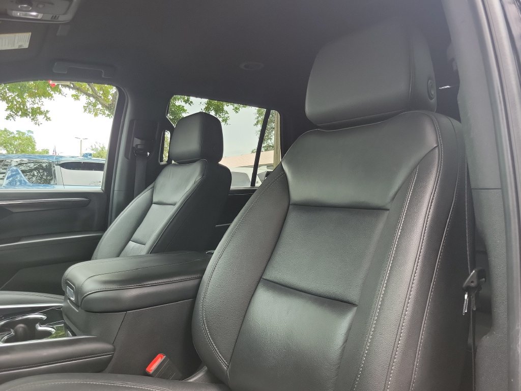 Used 2025 Chevrolet Tahoe LT RWD image 18