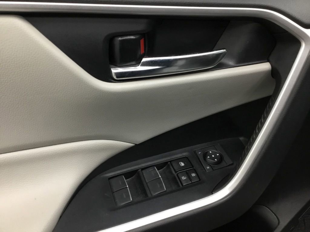 Used 2023 Toyota RAV4 XLE image 7