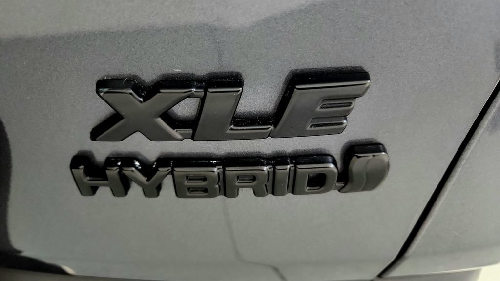 Used 2023 Toyota RAV4 XLE Premium AWD/4WD image 14