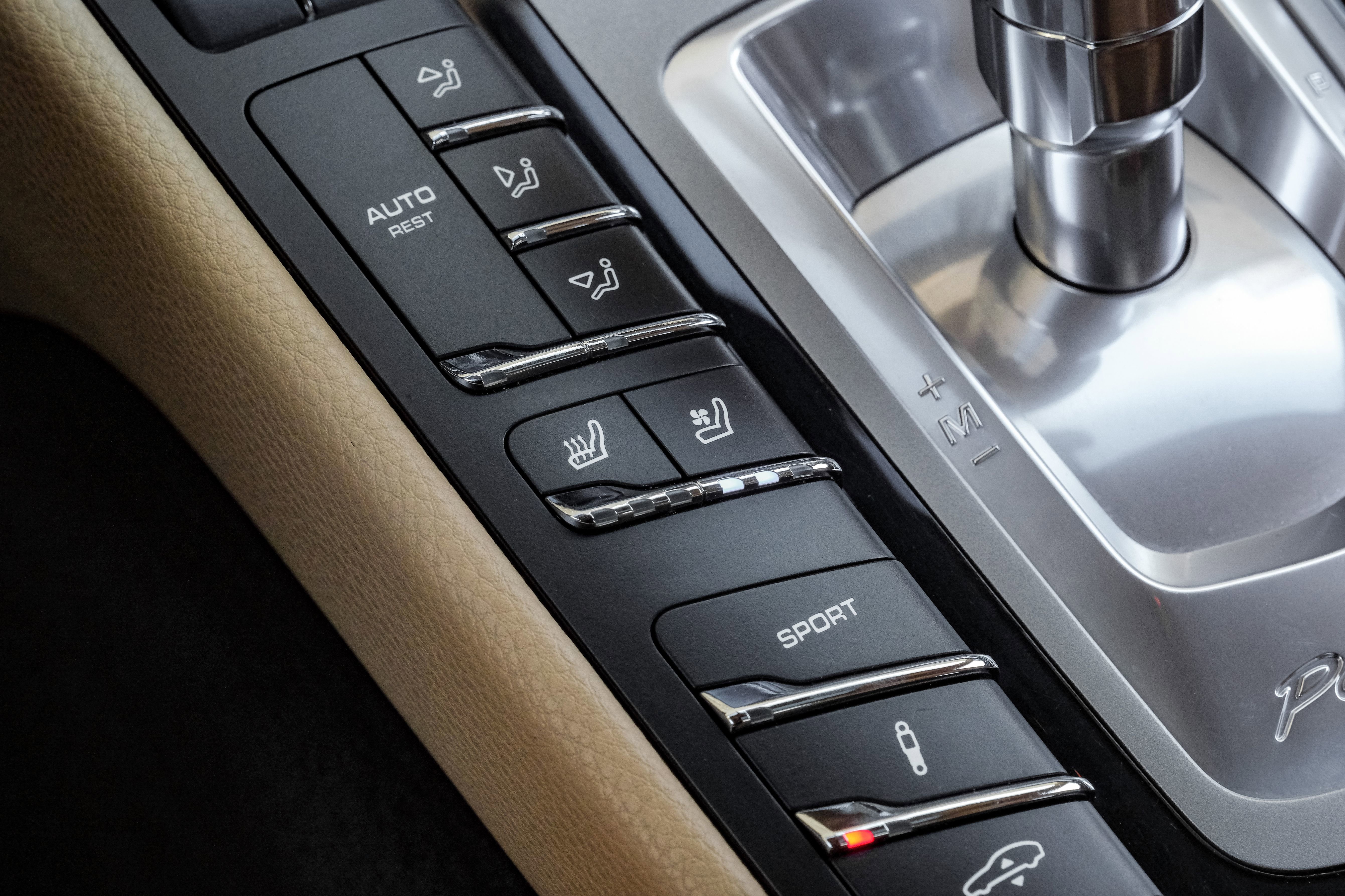 Used 2016 Porsche Panamera S w/ Premium Package Plus image 25