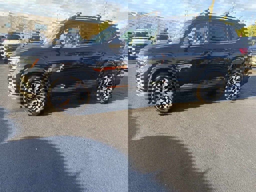 New 2026 Volkswagen Atlas SE image 3