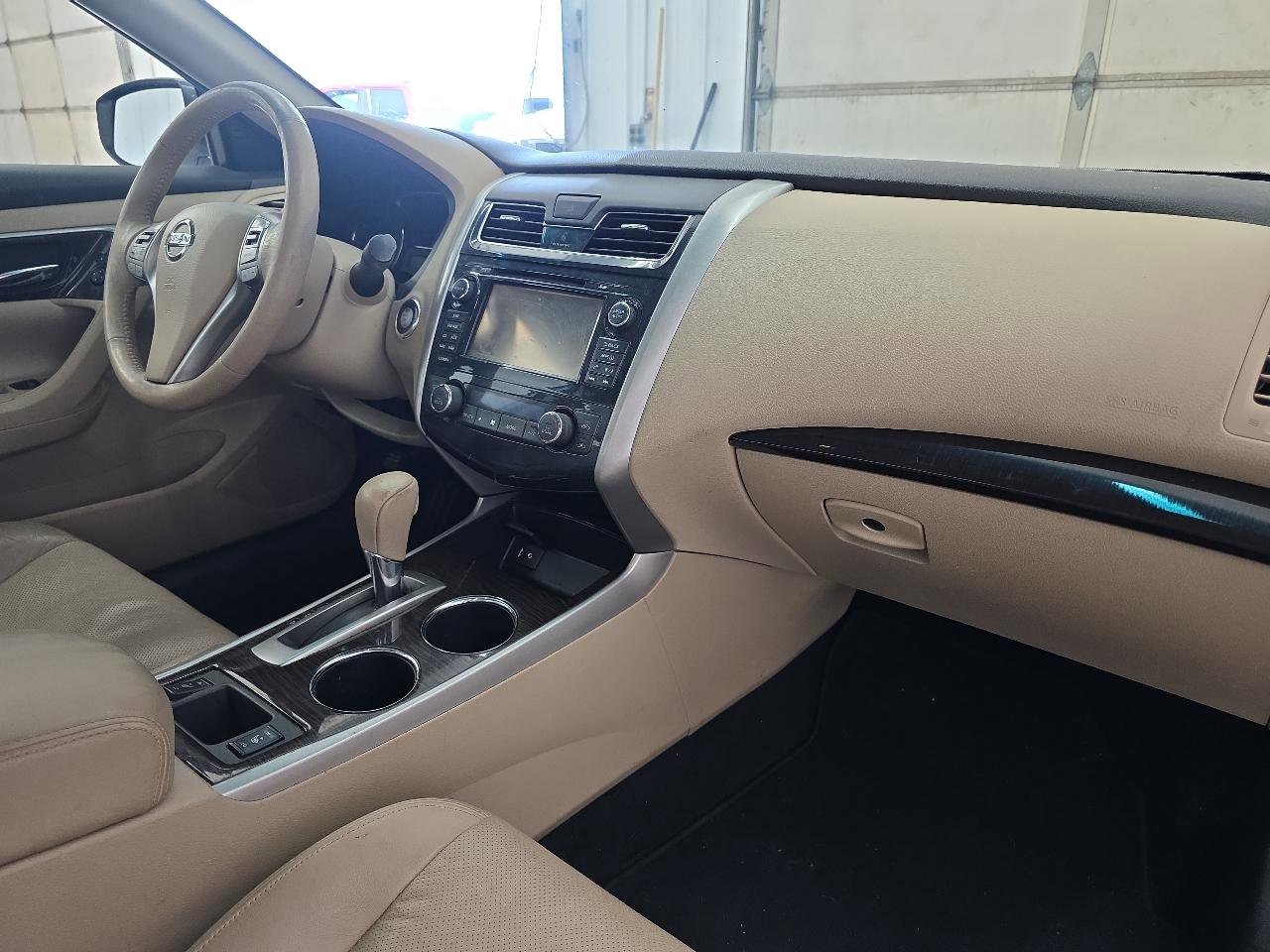 Used 2015 Nissan Altima 2.5 SL w/ Technology Package FWD image 43