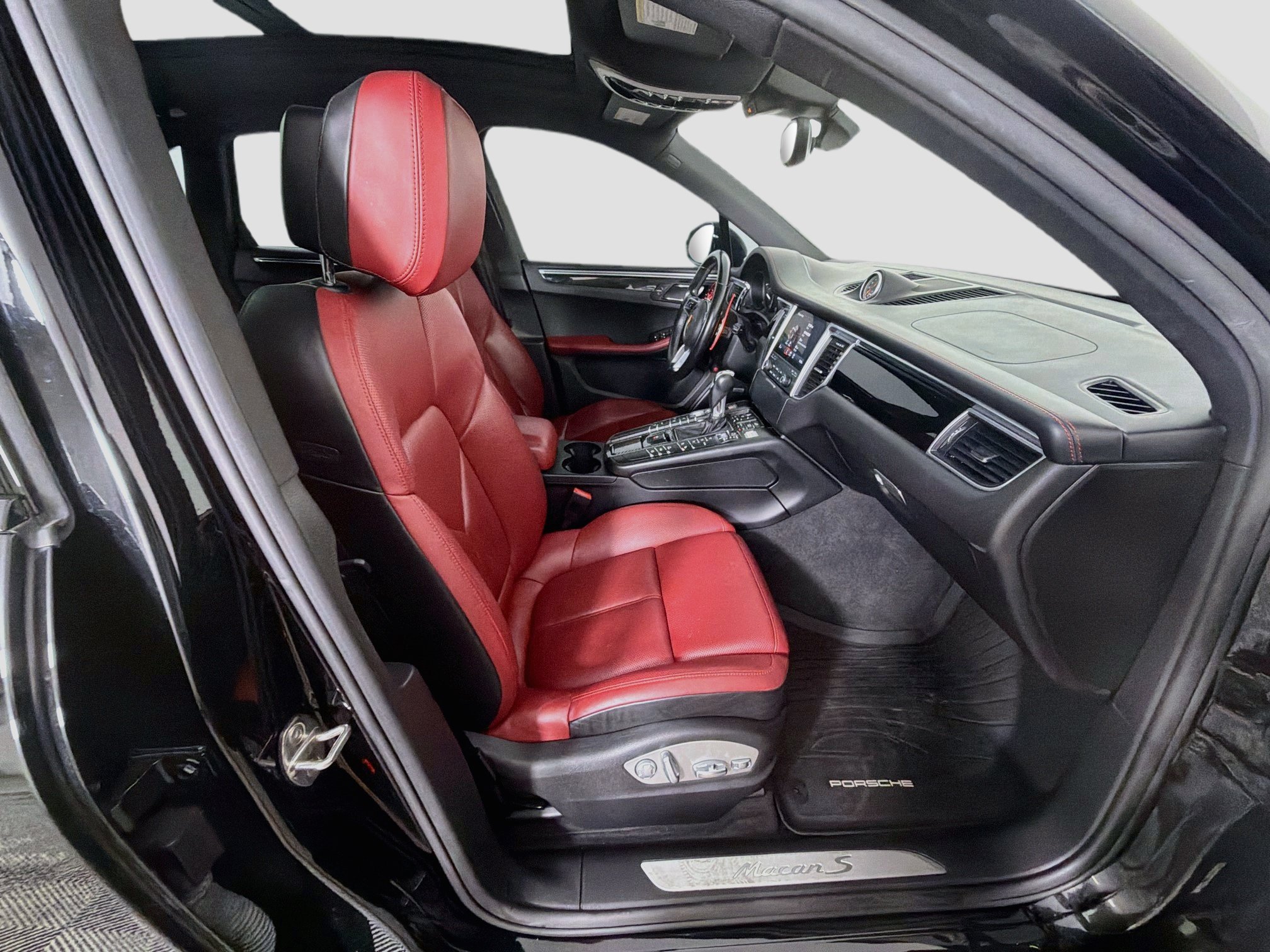 Used 2018 Porsche Macan S AWD/4WD image 33