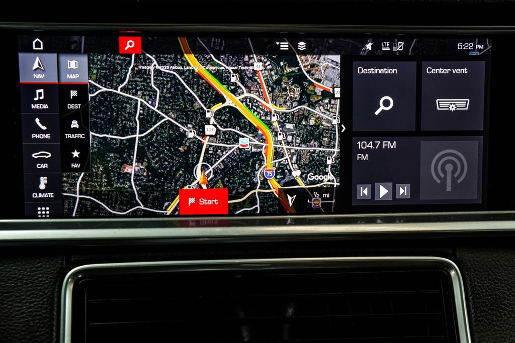 Used 2020 Porsche Panamera RWD image 33