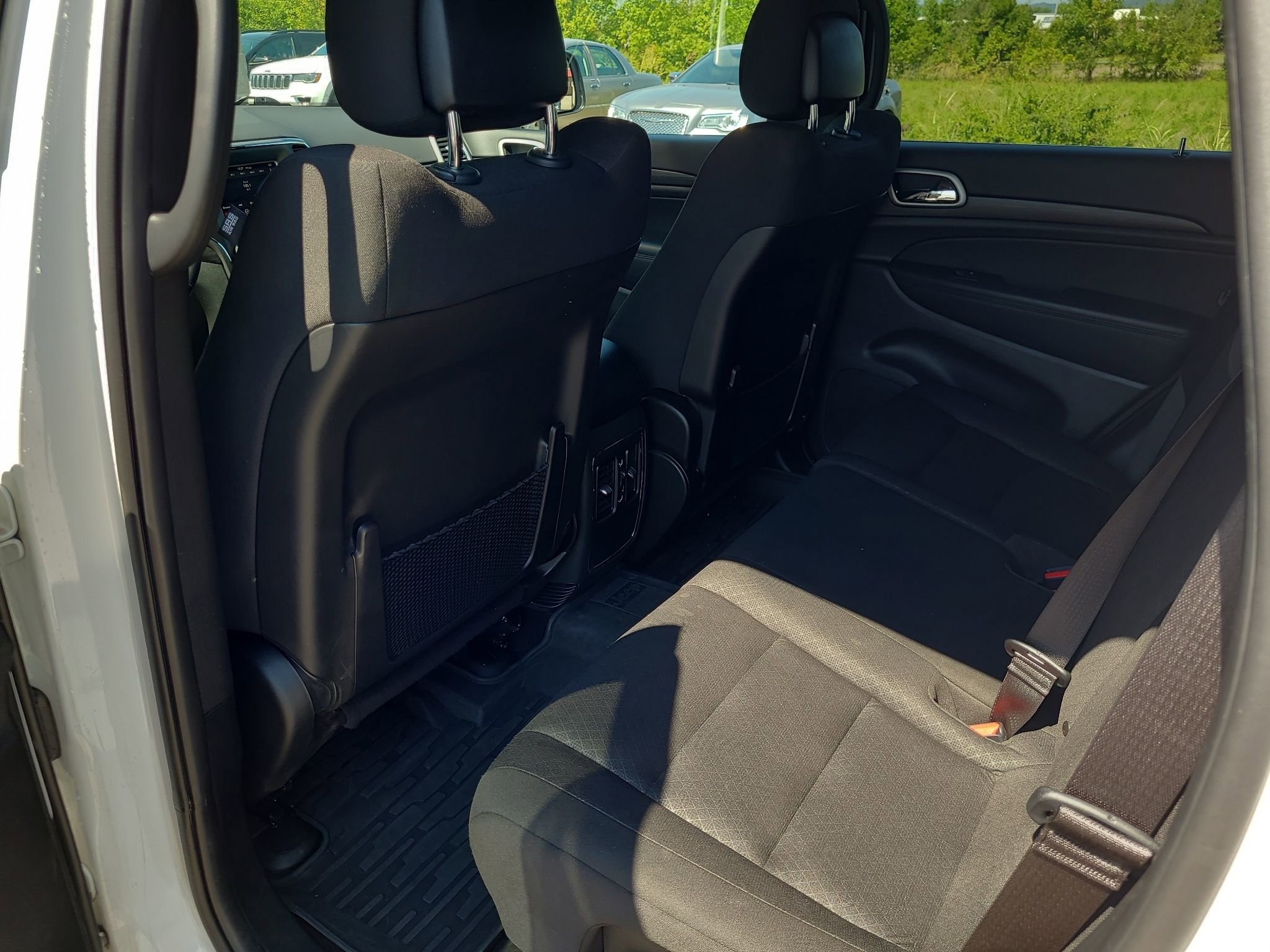 Used 2021 Jeep Grand Cherokee Laredo image 24