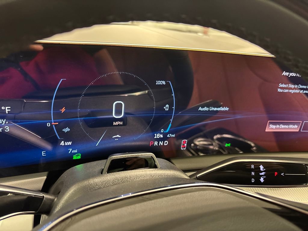 New 2026 Cadillac Optiq Luxury 2 image 38