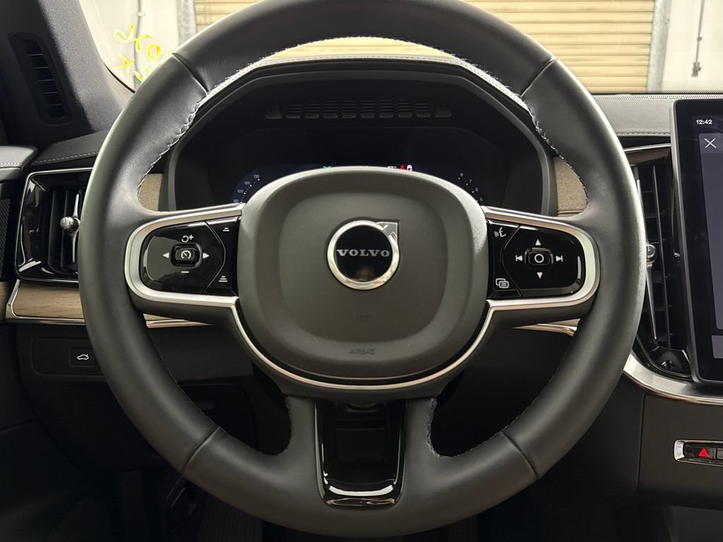 Used 2026 Volvo XC90 B6 Ultra AWD/4WD image 13