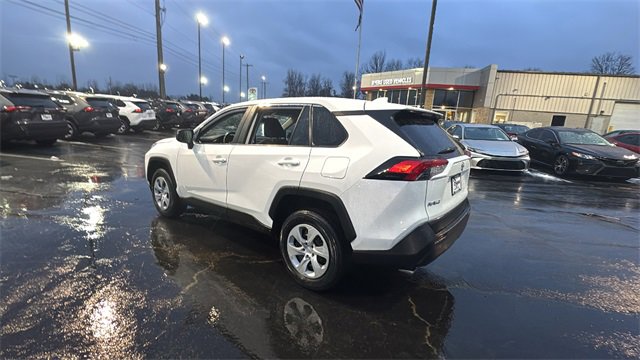 Used 2024 Toyota RAV4 LE image 7