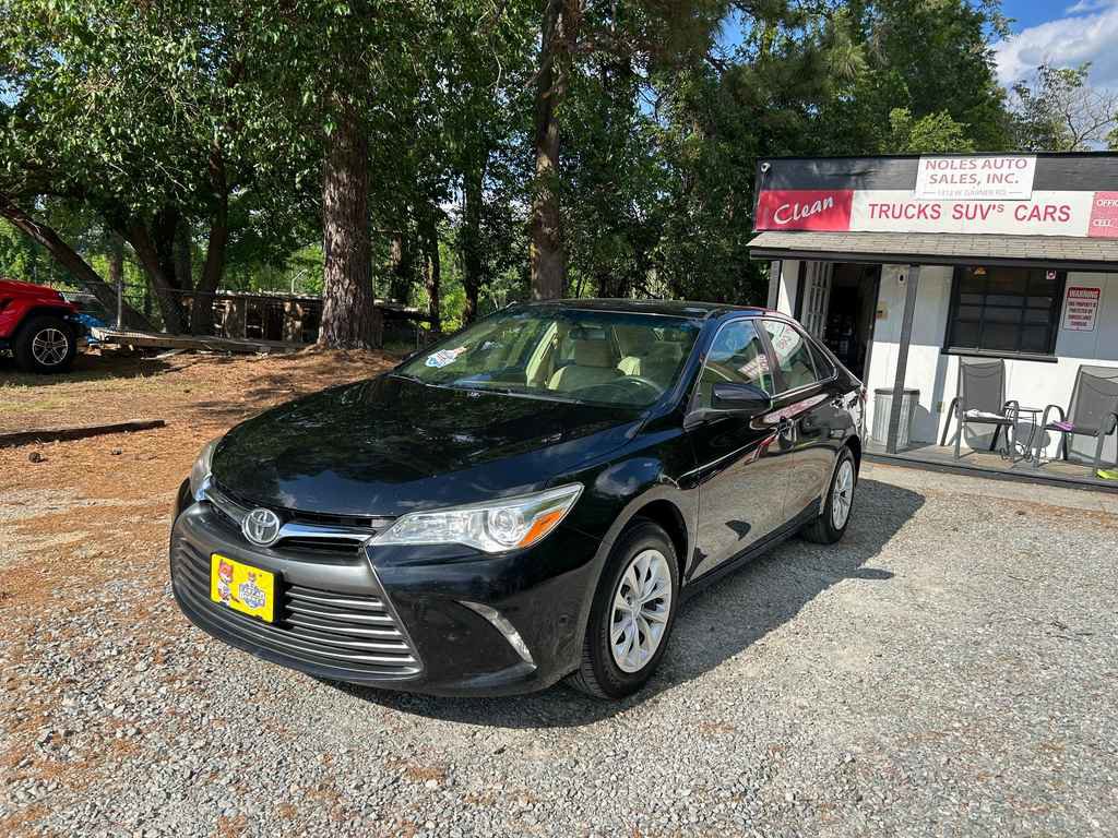 Used 2017 Toyota Camry LE FWD image 3