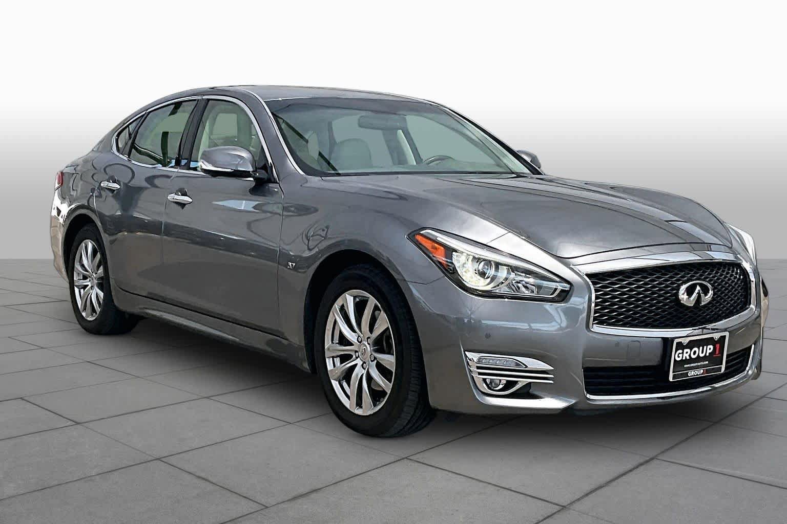Used 2015 INFINITI Q70 3.7 RWD image 3