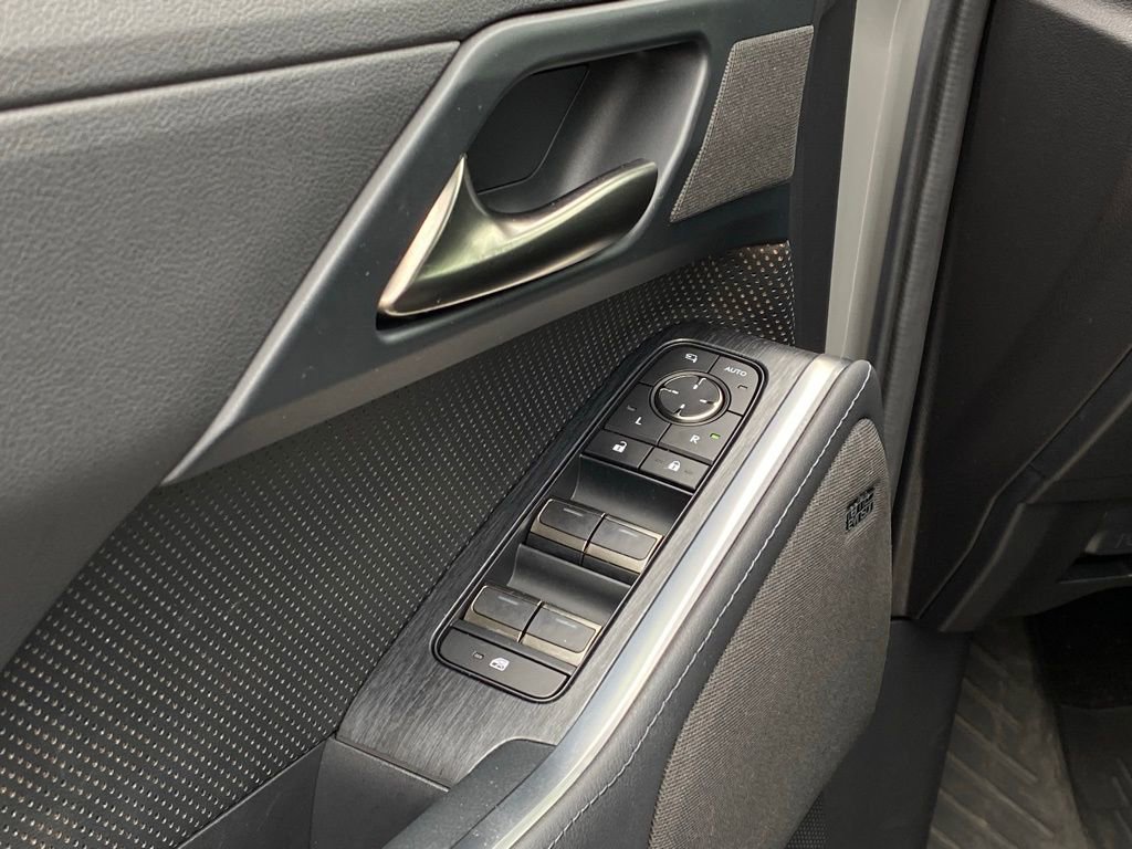 Used 2024 Lexus GX 550 w/ Accessory Package (2T) image 10