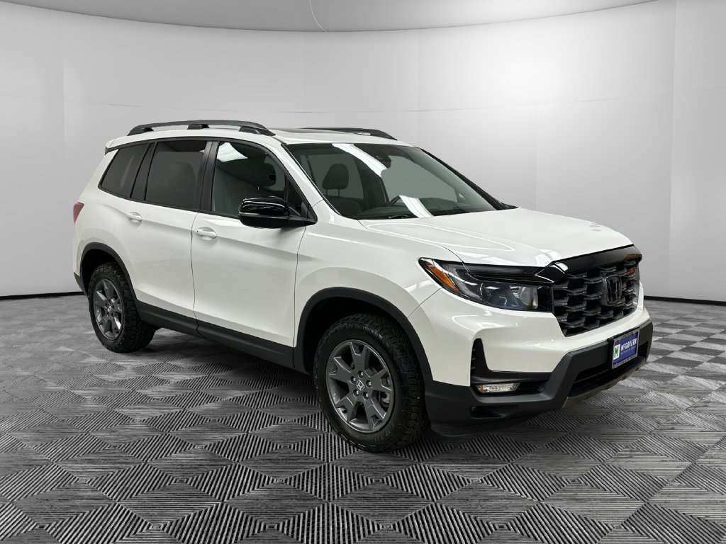 Used 2025 Honda Passport TrailSport image 7
