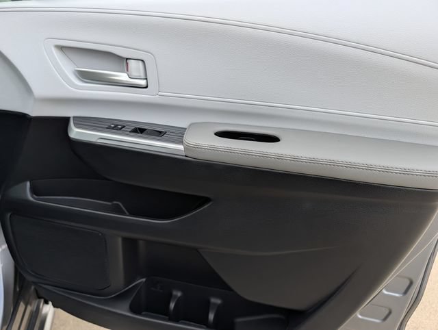 Certified 2026 Toyota Sienna XLE FWD image 33