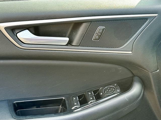 Used 2018 Ford Edge SEL w/ Equipment Group 201A AWD/4WD image 19