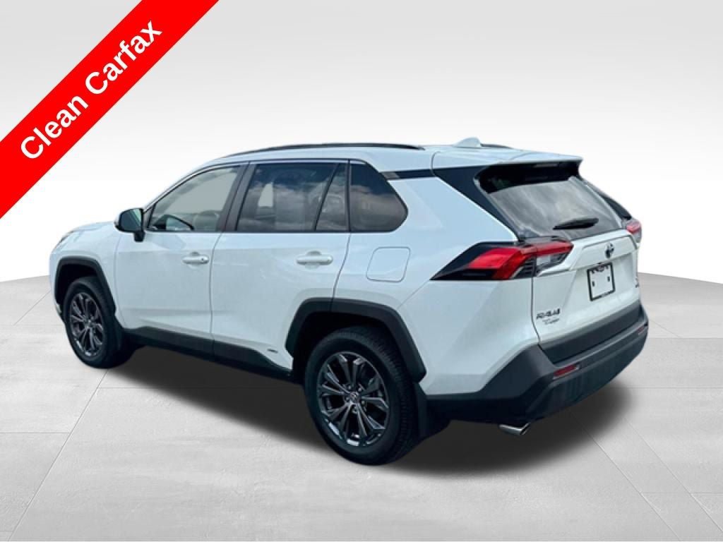 Used 2022 Toyota RAV4 XLE Premium AWD/4WD image 5