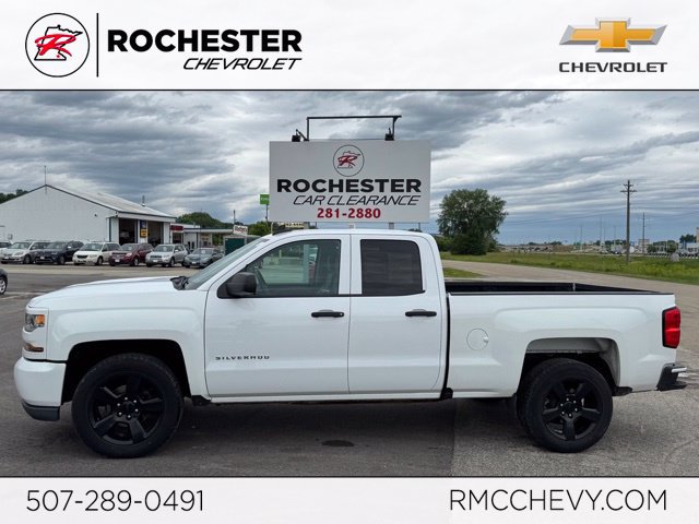 Used 2018 Chevrolet Silverado 1500 Custom w/ Custom Convenience Package AWD/4WD image 1