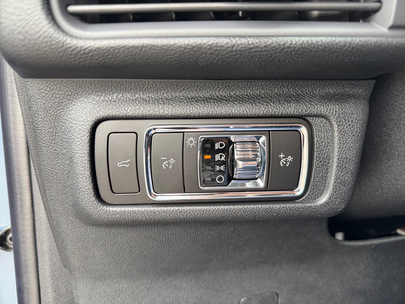 New 2026 Lincoln Corsair Premiere AWD/4WD image 19