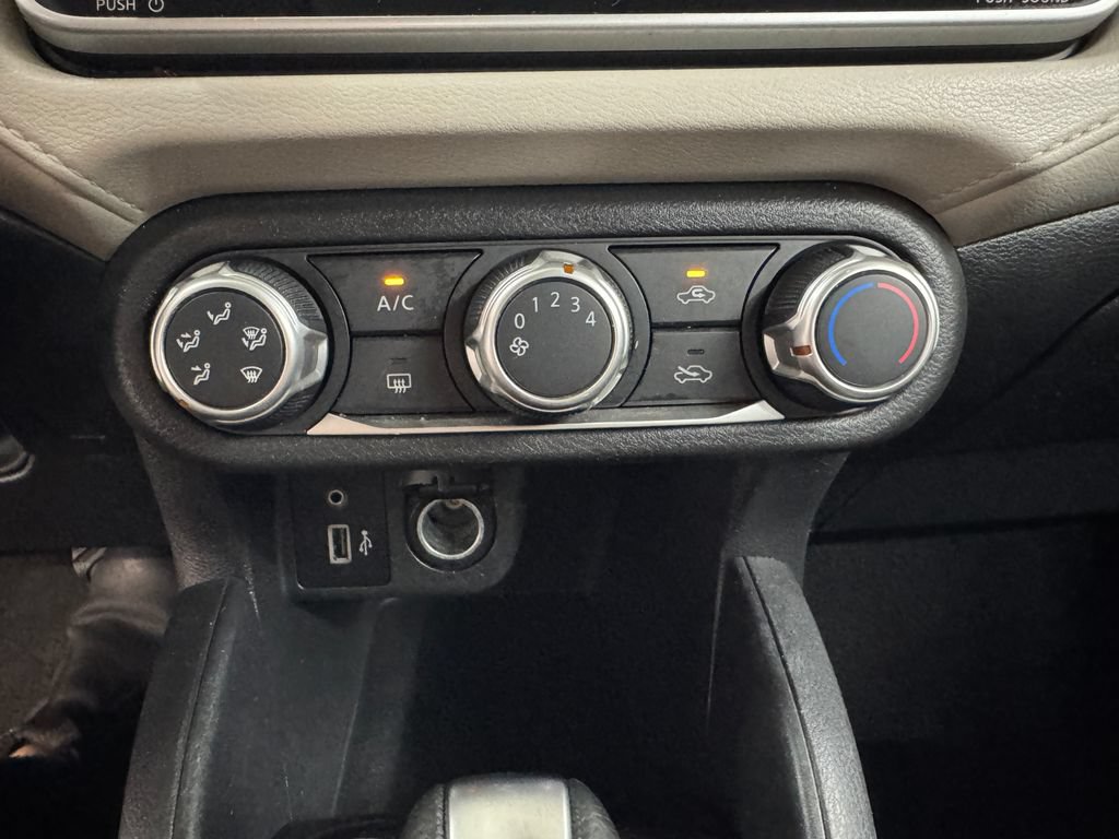 Used 2021 Nissan Versa SV FWD image 22