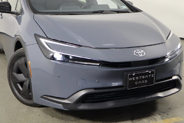 Used 2025 Toyota Prius LE FWD image 51