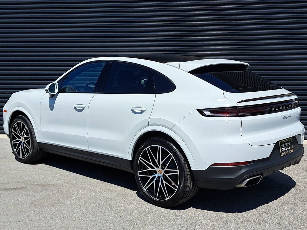 Certified 2025 Porsche Cayenne Coupe image 3