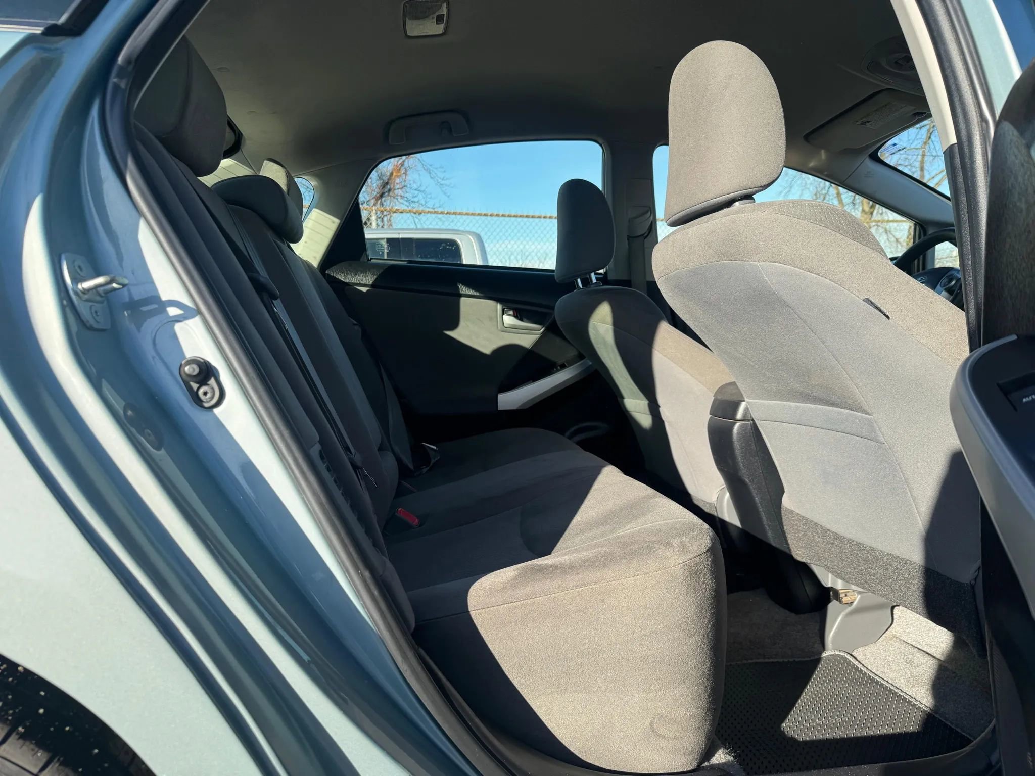 Used 2015 Toyota Prius Prime Plug-In Hybrid image 19