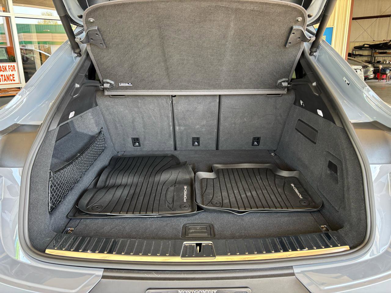 Used 2024 Porsche Cayenne Coupe image 37