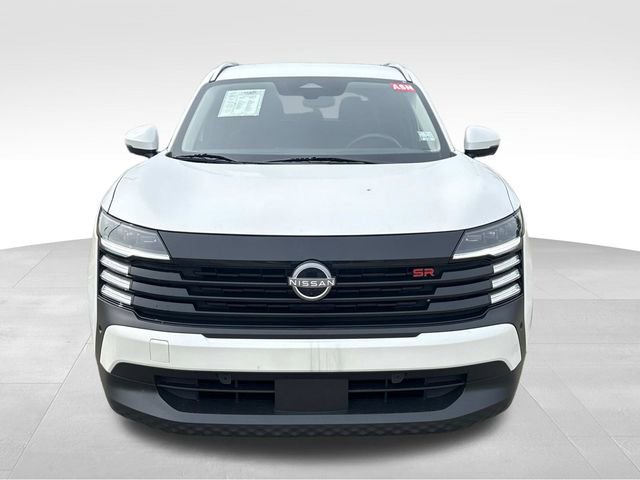 Used 2025 Nissan Kicks SR FWD image 2