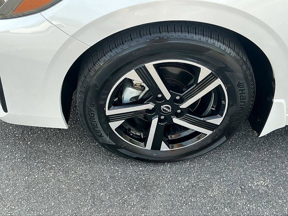 Used 2024 Nissan Sentra SV image 7