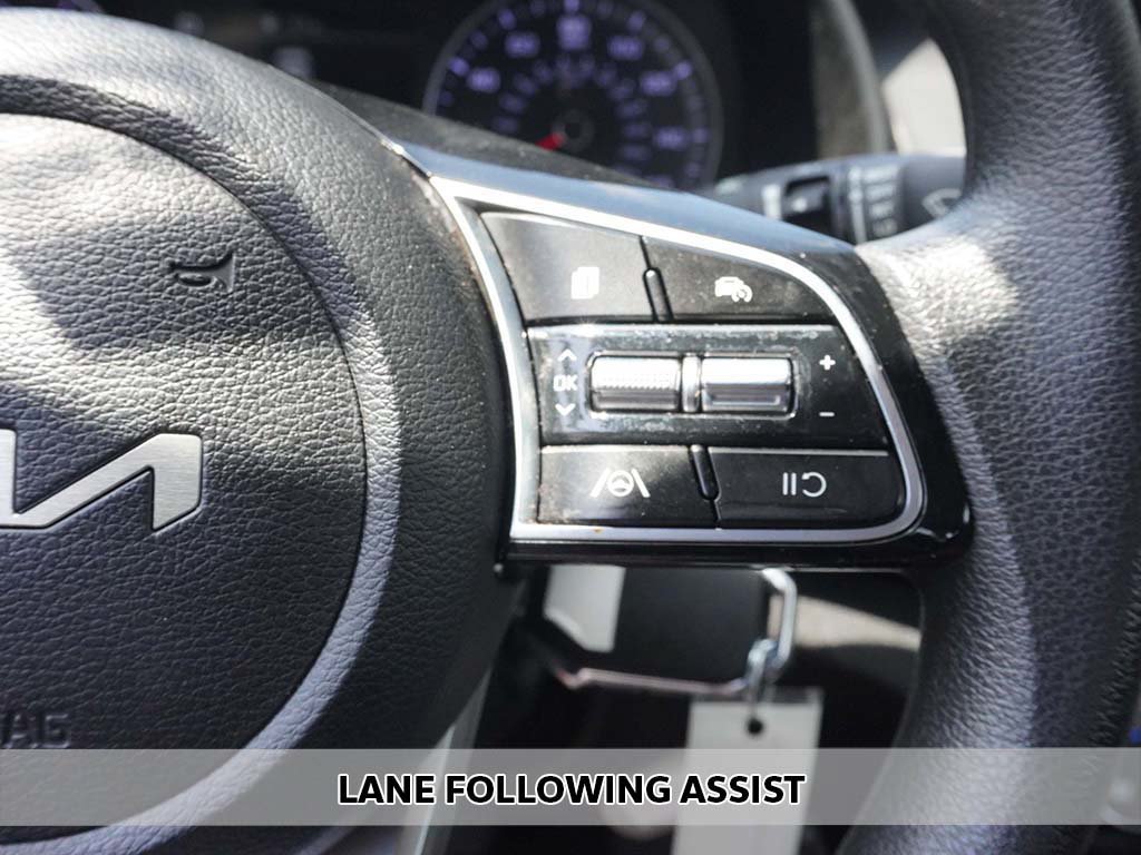 Used 2023 Kia Forte LXS FWD image 3