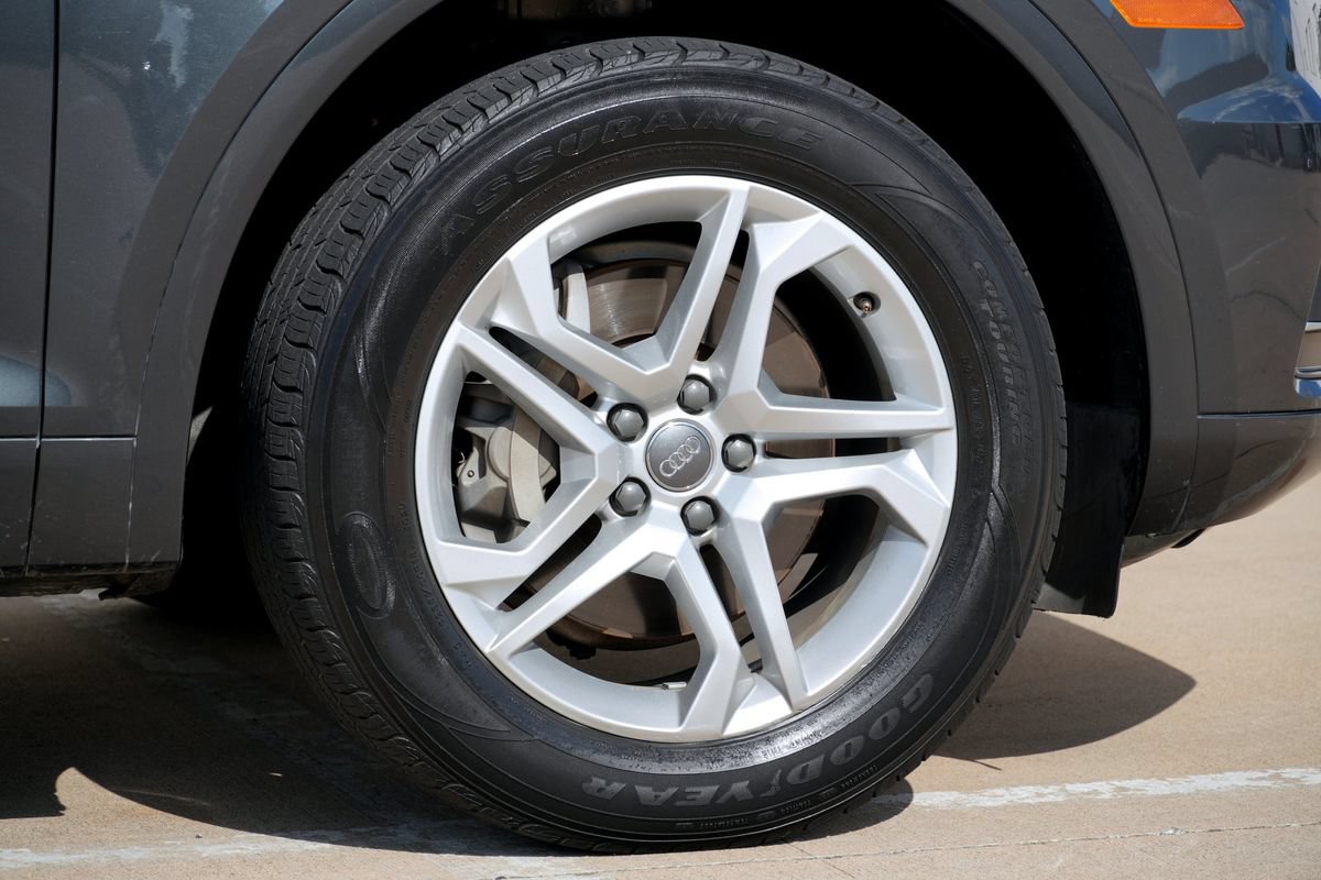 Used 2019 Audi Q5 2.0T Premium w/ Convenience Package AWD/4WD image 31