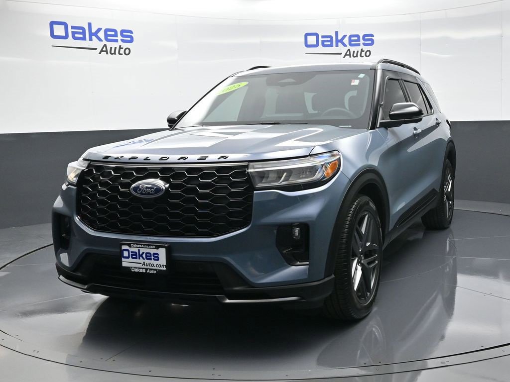 Used 2025 Ford Explorer ST w/ Sun And Sound Package image 3