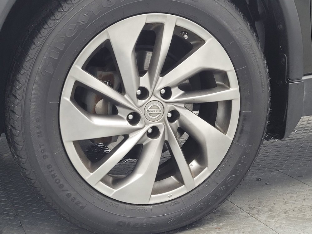 Used 2015 Nissan Rogue SL w/ SL Premium Package image 31