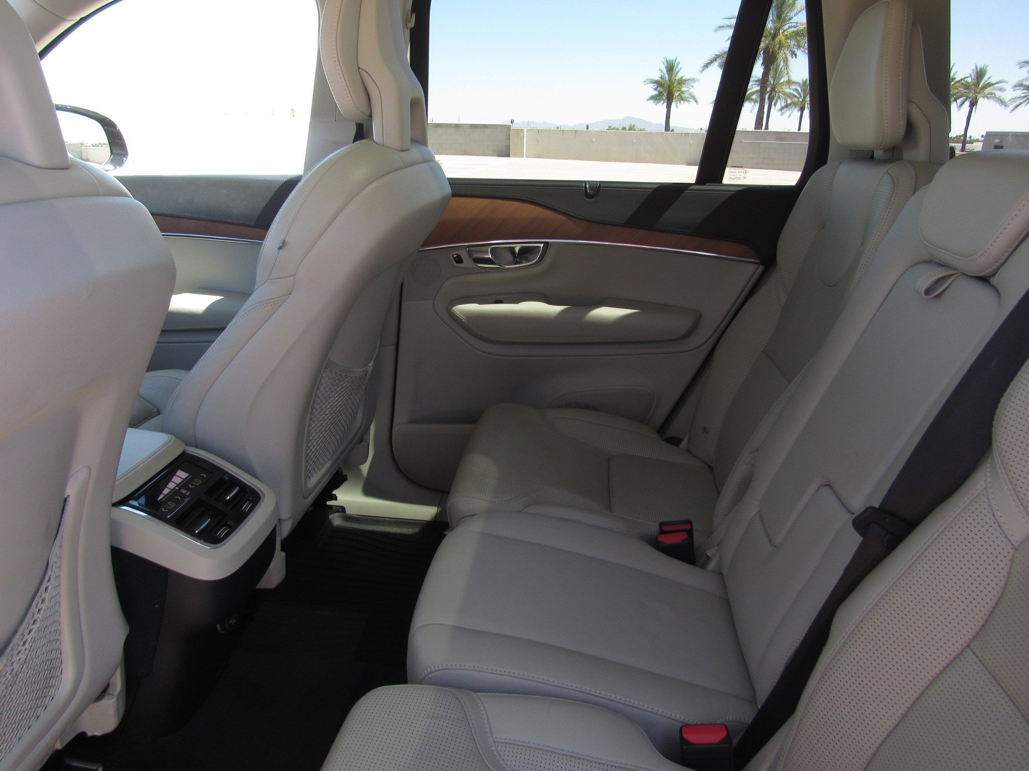 Used 2016 Volvo XC90 T6 Inscription w/ Vision Package AWD/4WD image 14