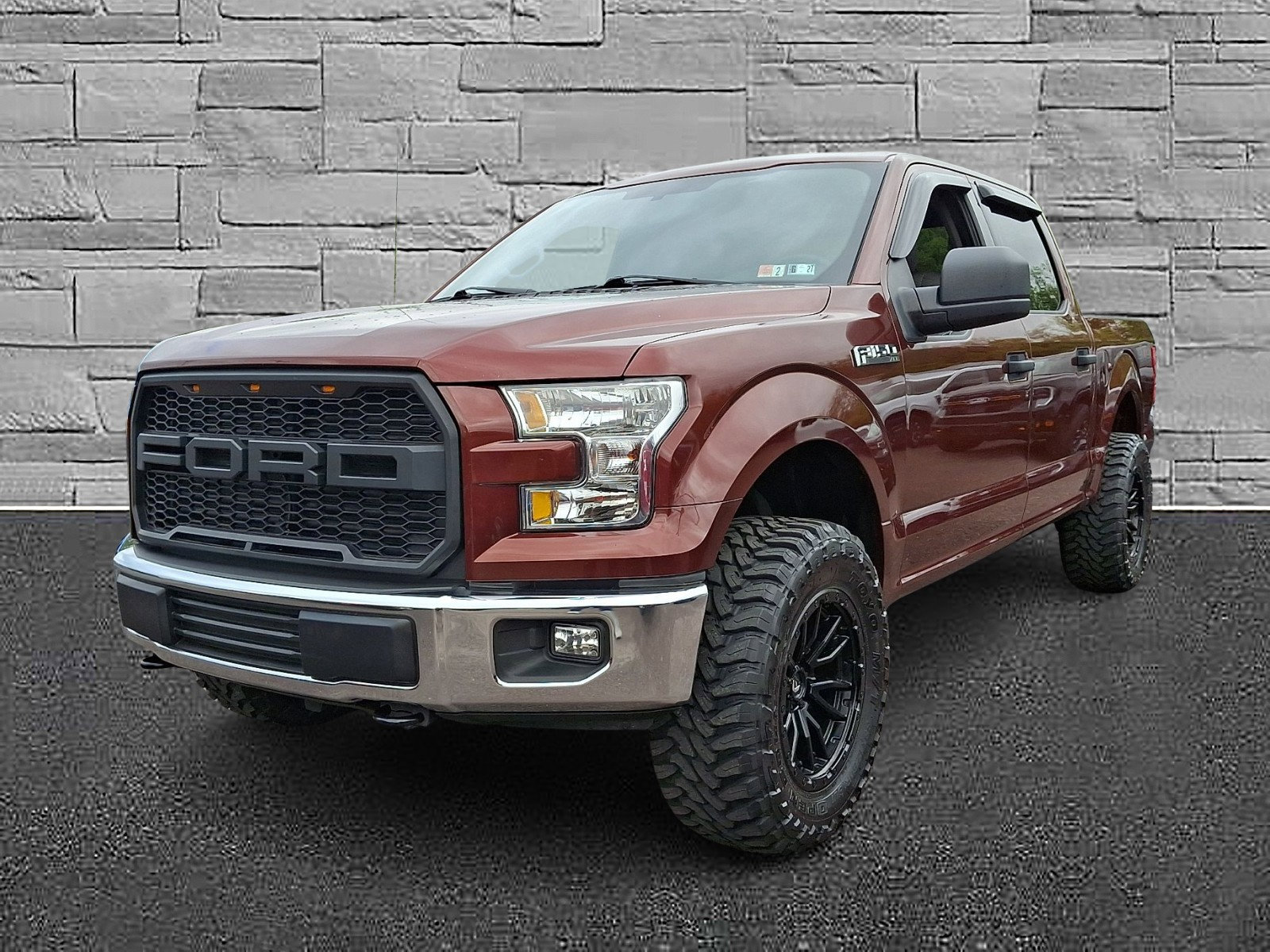 Used 2017 Ford F150 XLT w/ Trailer Tow Package AWD/4WD image 4