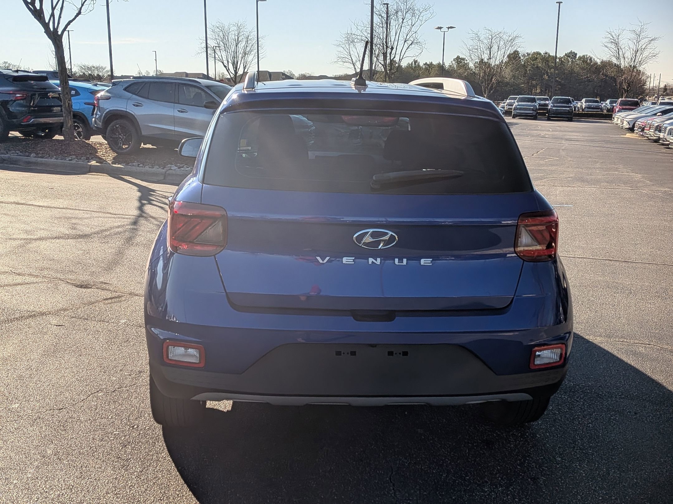 Used 2024 Hyundai Venue SEL image 8