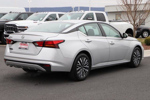 Used 2023 Nissan Altima 2.5 SV image 5