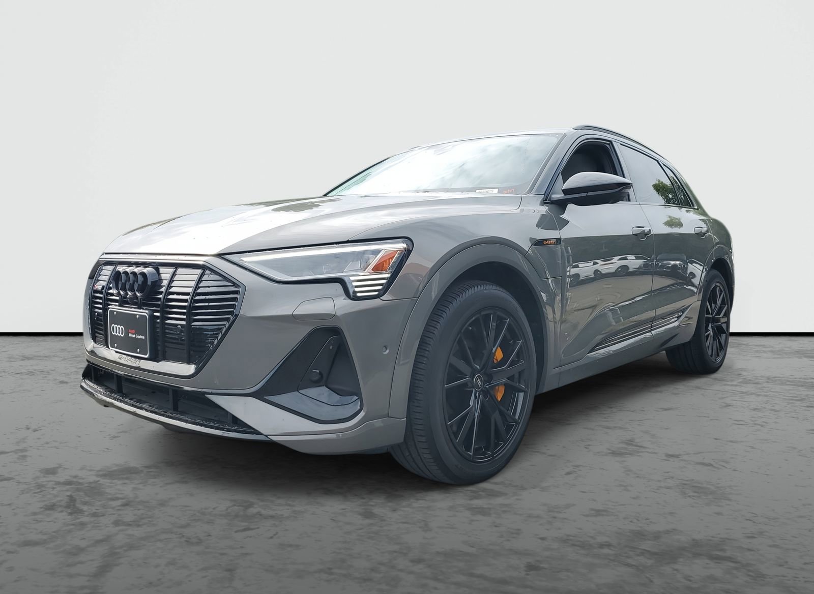 Used 2022 Audi e-tron Chronos image 2