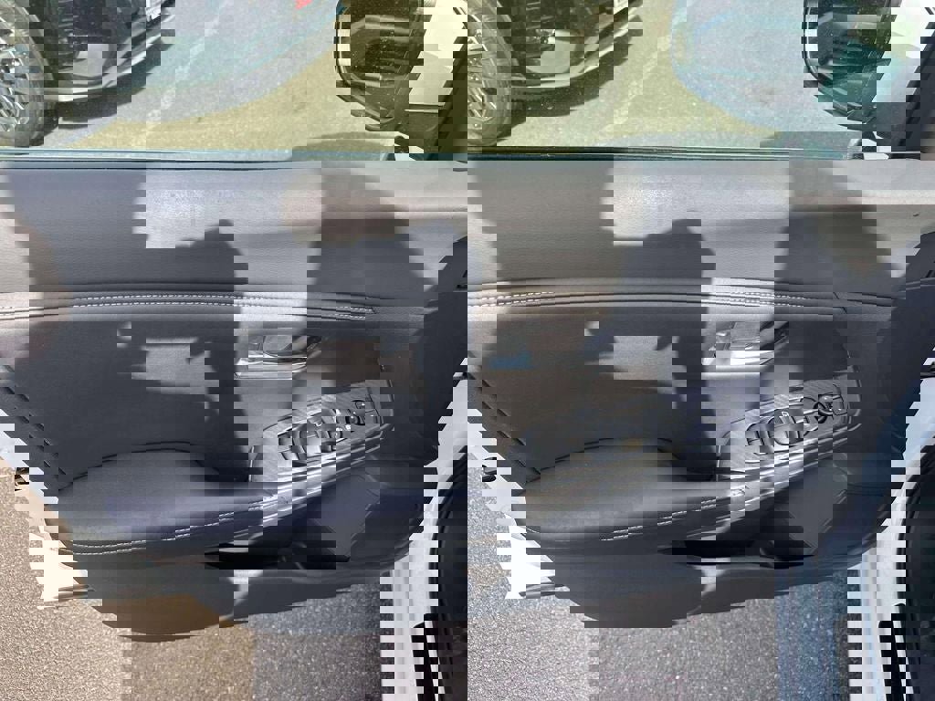 Used 2023 Nissan Sentra SV w/ Trunk Package image 14