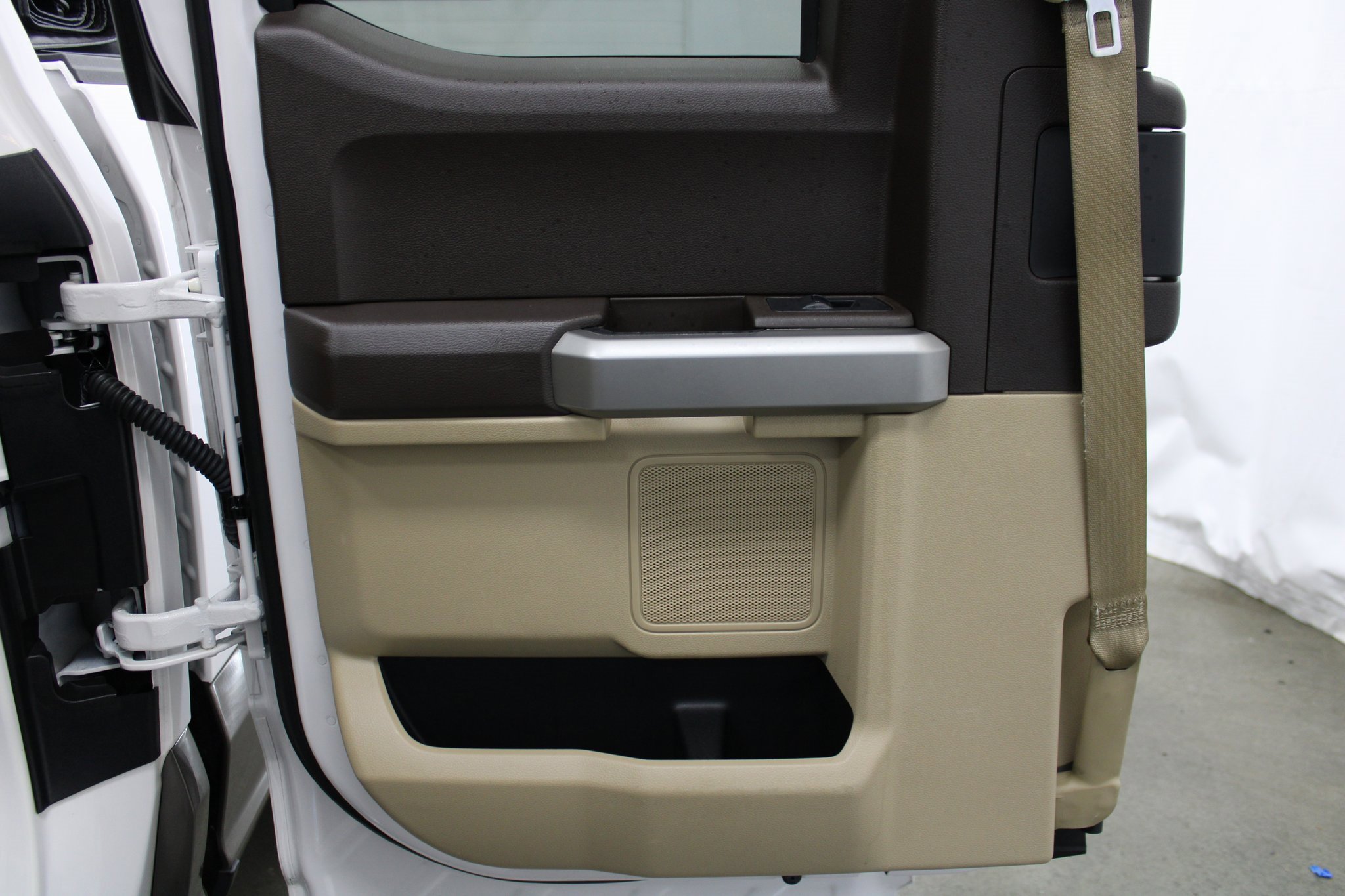 Used 2018 Ford F150 Lariat w/ Equipment Group 501A Mid image 15