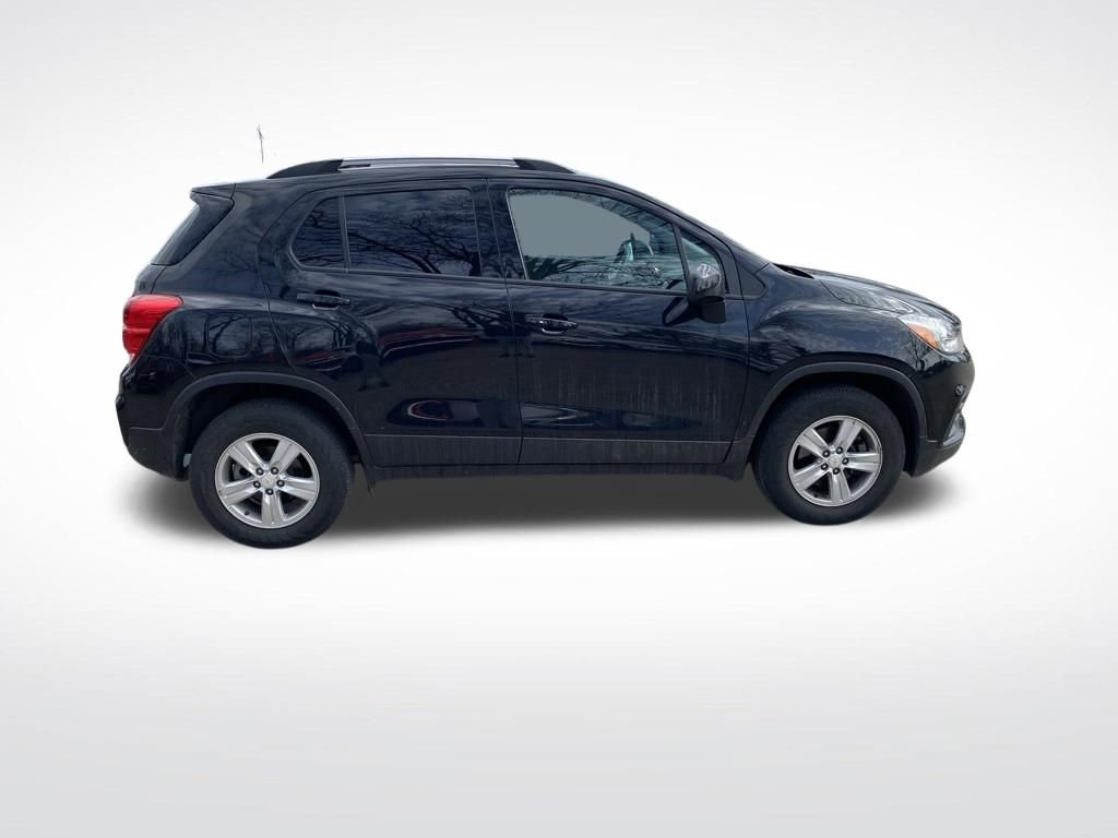 Used 2022 Chevrolet Trax LT w/ LT Convenience Package image 7