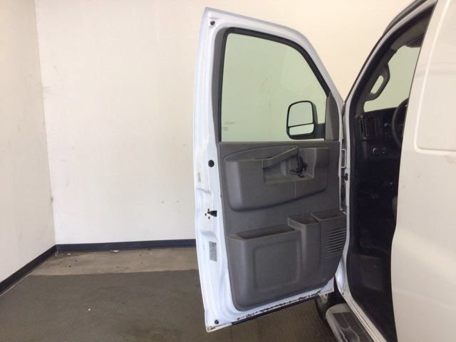 Used 2018 GMC Savana 2500 w/ Driver Convenience Package RWD image 7