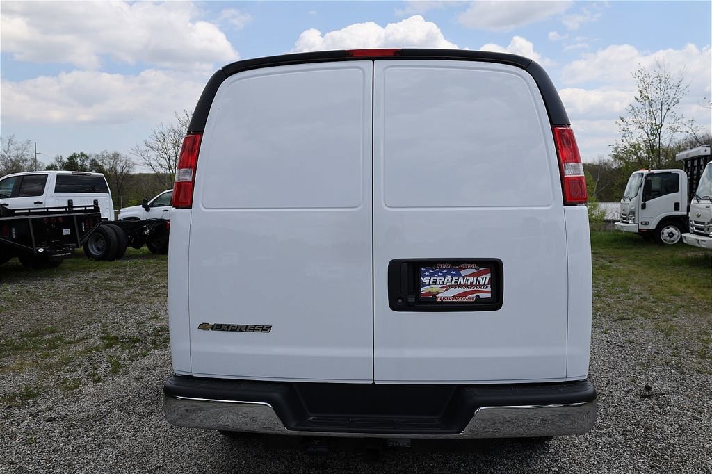 New 2026 Chevrolet Express 2500 w/ Driver Convenience Package RWD image 5
