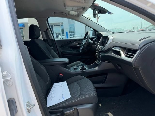 Used 2023 GMC Terrain SLE w/ Elevation Edition FWD image 9