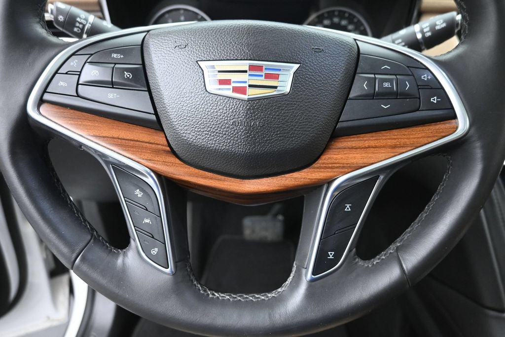 Used 2017 Cadillac XT5 Platinum w/ Driver Assist Package AWD/4WD image 19