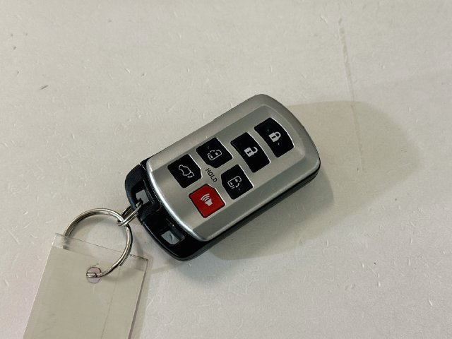 Used 2020 Toyota Sienna XLE AWD/4WD image 28