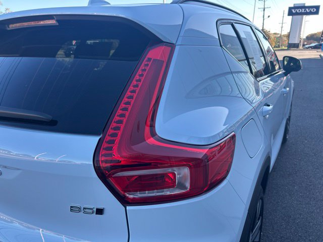 Certified 2026 Volvo XC40 B5 Plus AWD/4WD image 10