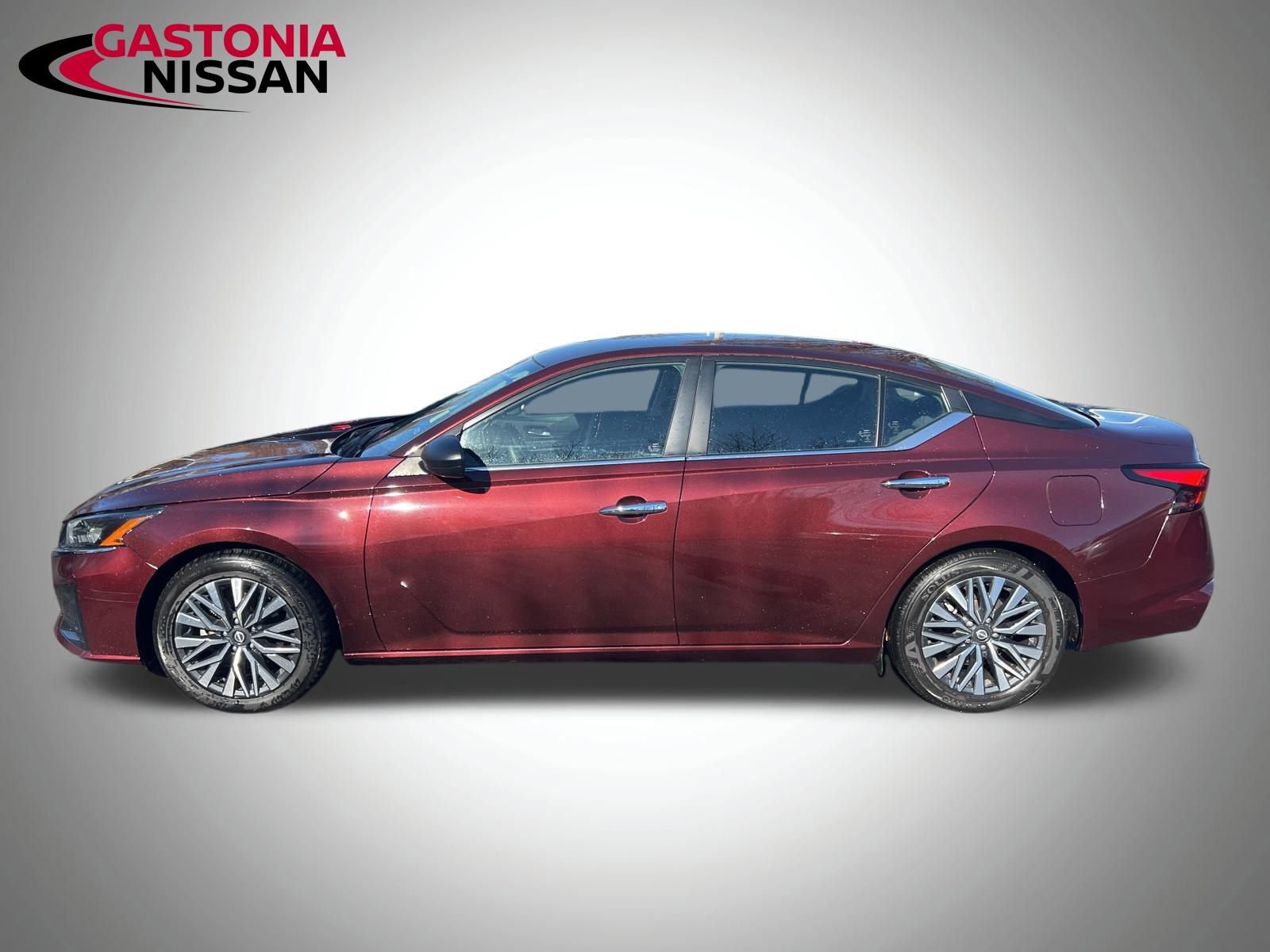 Used 2024 Nissan Altima 2.5 SV image 11